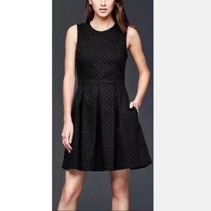 Gap Black fit & flare textured polka dot dress black size 6 new with tags